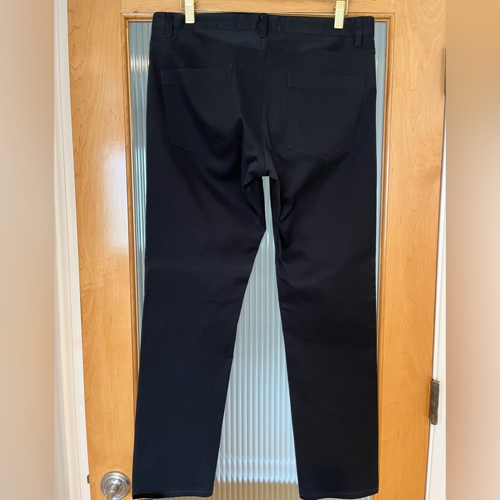 Theory Slim Straight Jeans - Men’s 33 Waist (Black)